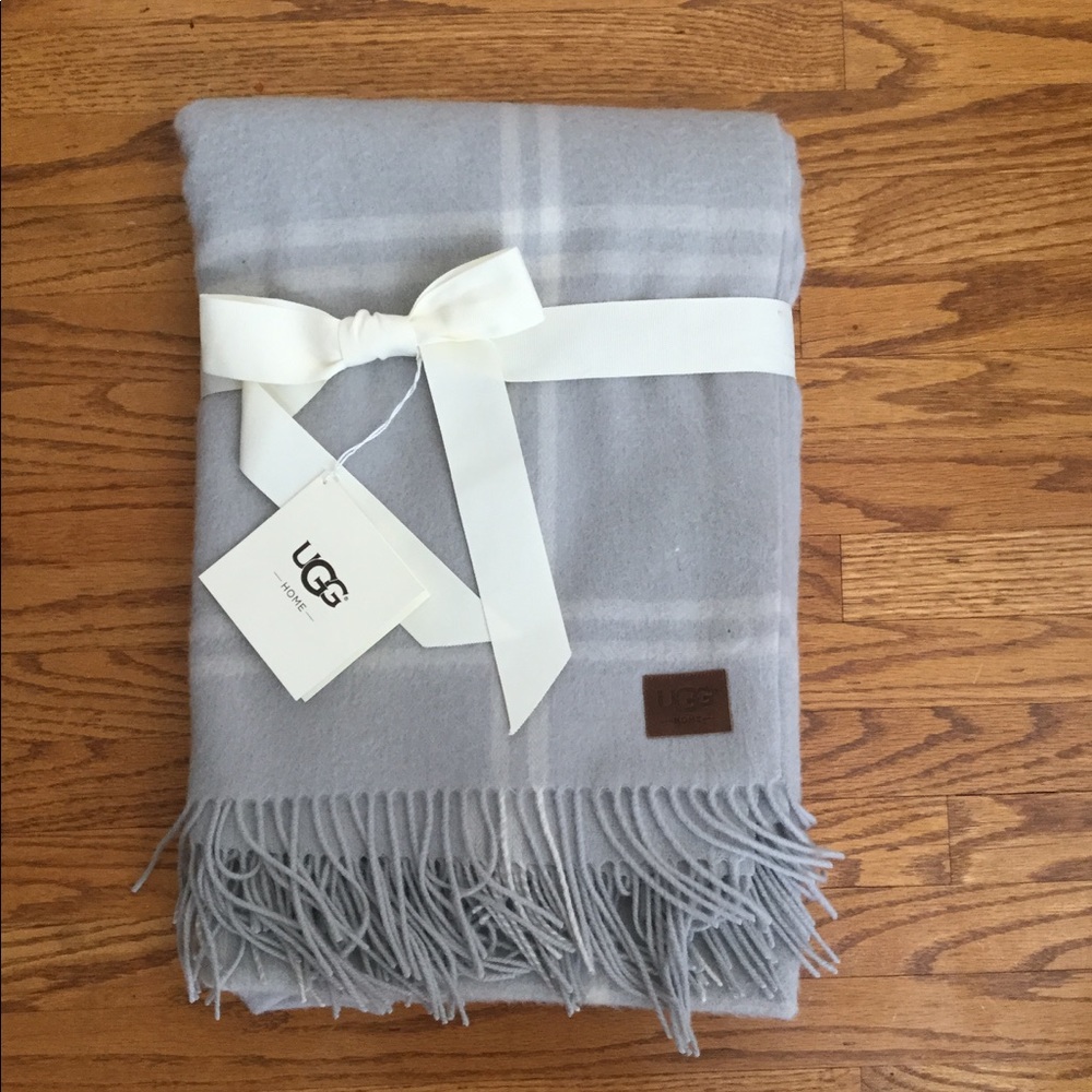 Ugg Home Throw blanket